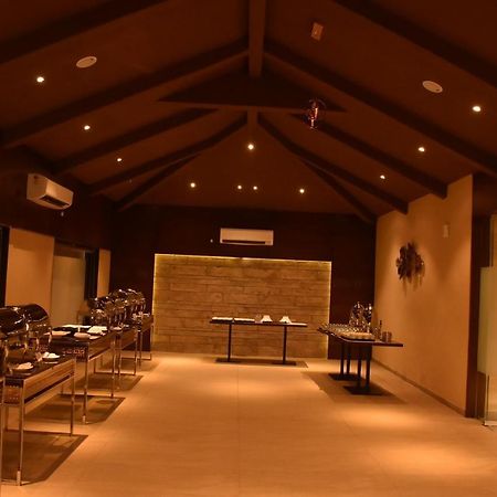 Laxmi Film City Resort Vadodara Eksteriør billede