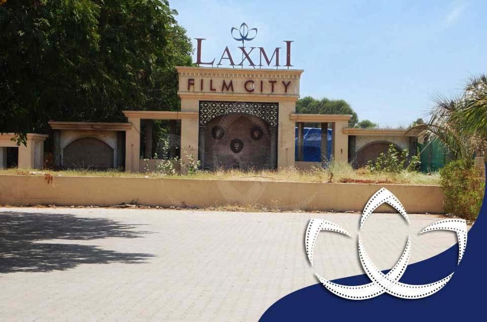 Laxmi Film City Resort Vadodara Eksteriør billede