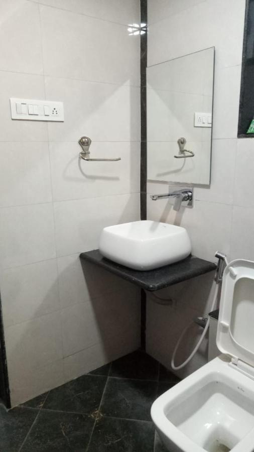 Laxmi Film City Resort Vadodara Eksteriør billede